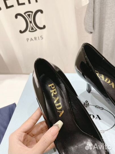 Туфли на шпильке с острым носом prada прада