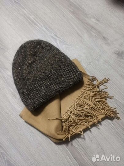 Шапка зимняя и палантин женские