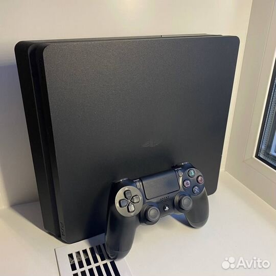 Sony PlayStation 4 / Slim / 1000 GB