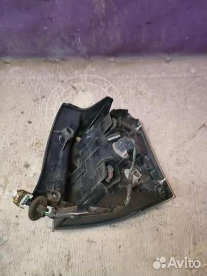 Фонарь задний левый Mitsubishi Outlander Xl