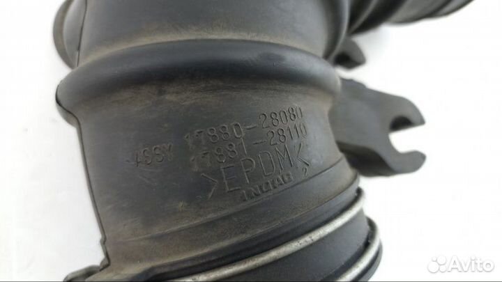 Патрубок воздушн.фильтра Toyota Alphard ATH10