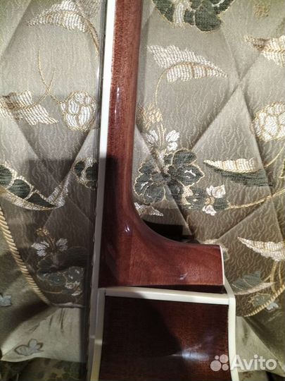 Акустическая гитара gibson