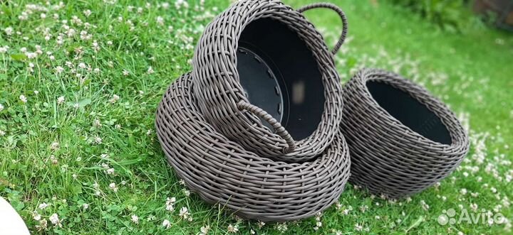 Кашпо из искусственного ротанга