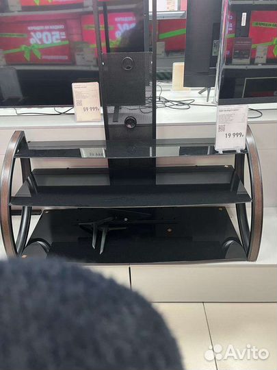 Стеклянная тумба под тв