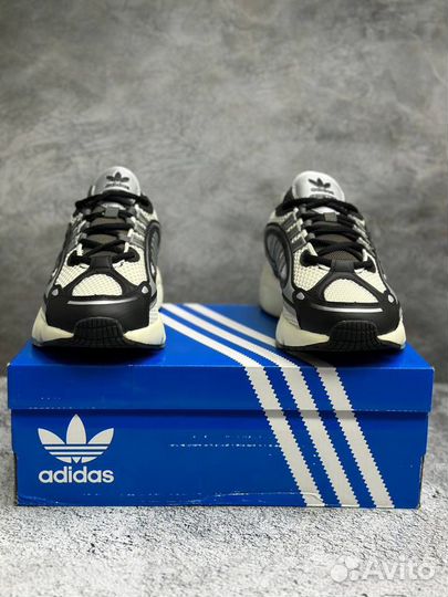 Кроссовки adidas Wmns Ozmillen