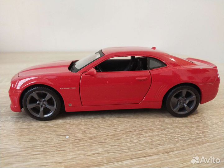 Модель 1:24, новая, Chevrolet Camaro SS RS 2010