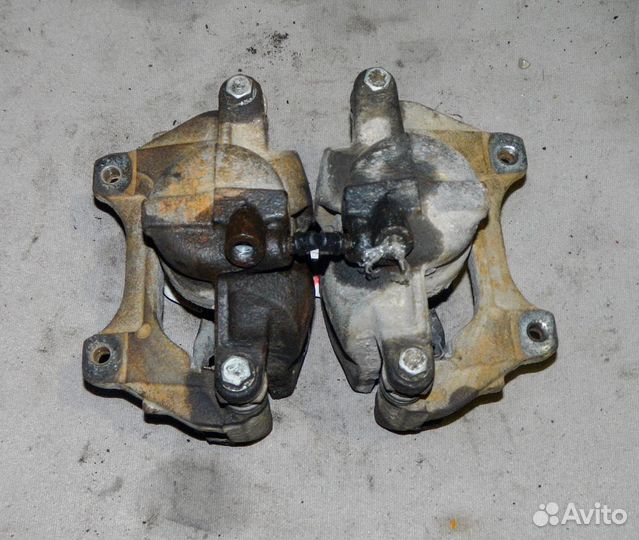 Суппорт передний Fiat Albea