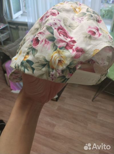 Кепка с цветами женская