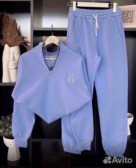 Спортивный костюм