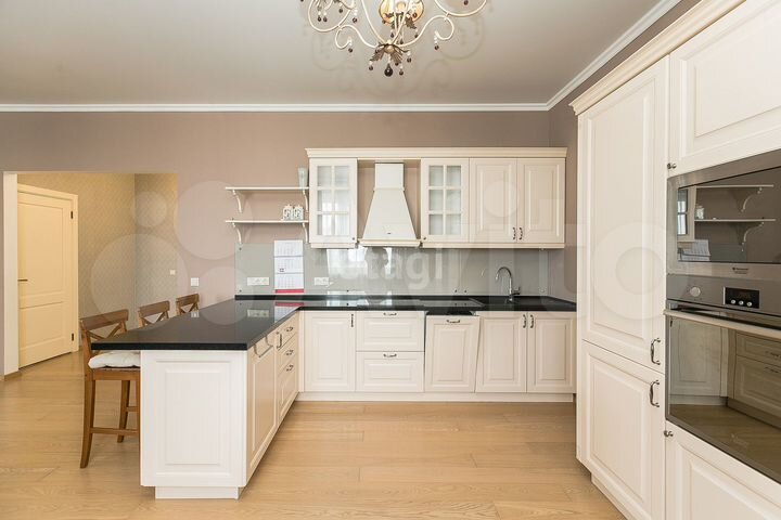 3-к. квартира, 110,4 м², 8/9 эт.