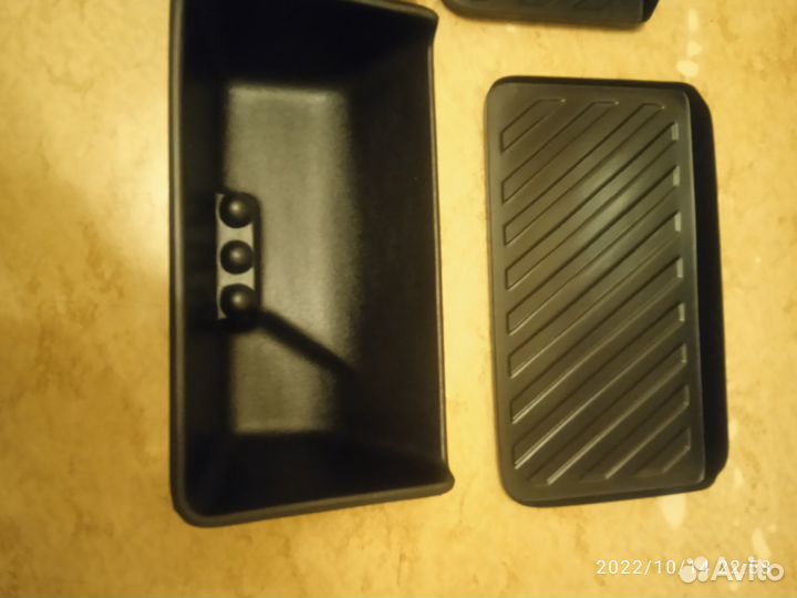 Контейнеры под передние сиденья LADA Granta FL