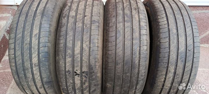 Michelin Primacy 4 235/60 R17