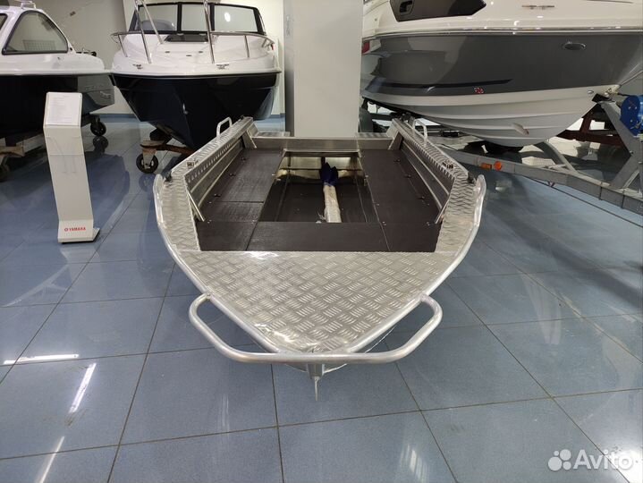 Лодка Тактика 390 Р