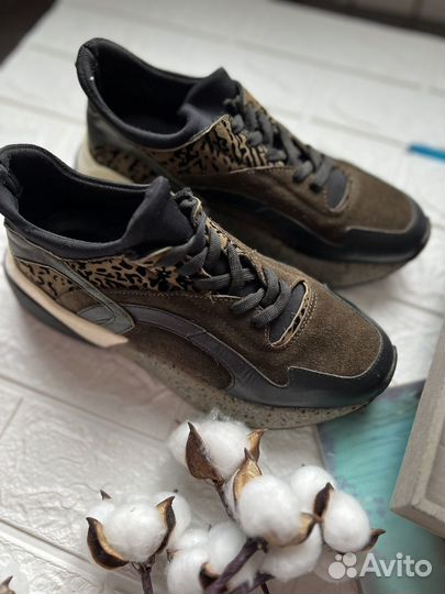 Кроссовки натуральная кожа 38 размер