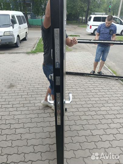 Дверь входная металлическая Б/у