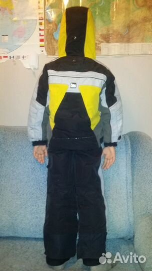 Зимний горнолыжный костюм