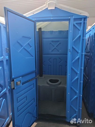 Туалетная кабина для дачи