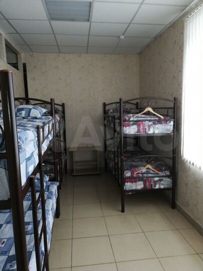 Комната 100 м² в 4-к., 1/3 эт.