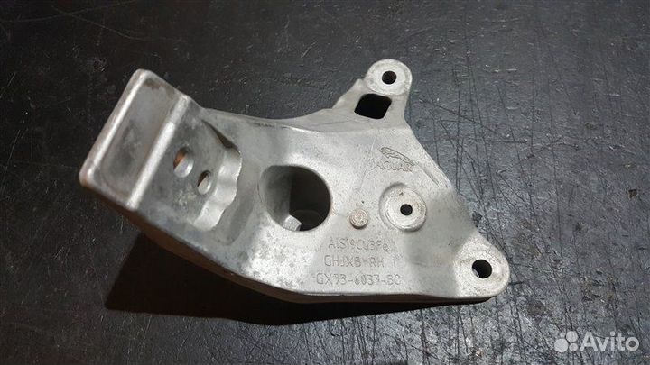 Кронштейн двигателя Jaguar Xe X760 204PT 2017