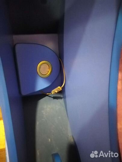 Полка угловая от дивана