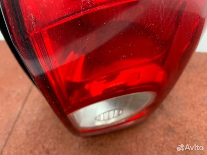 Фонарь задний правый Renault Duster легковой