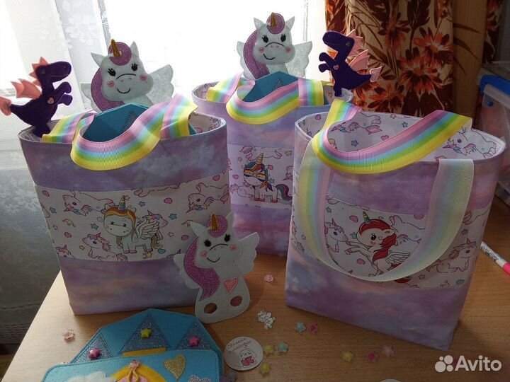 Книга-трельяж домик для единорожки и дракоши