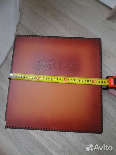 Кожаный фотоальбом