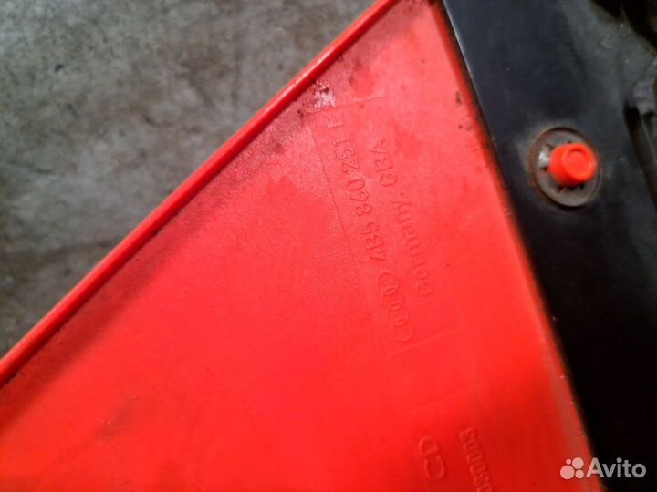 Знак аварийной остановки Audi A6 C6