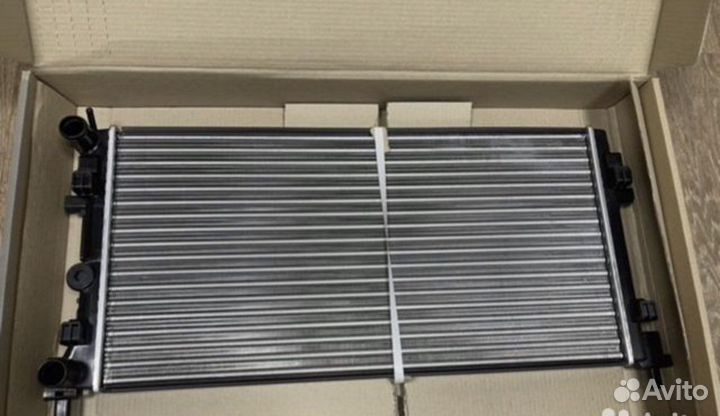 Радиатор Шкода Рапид VW Polo Fabia