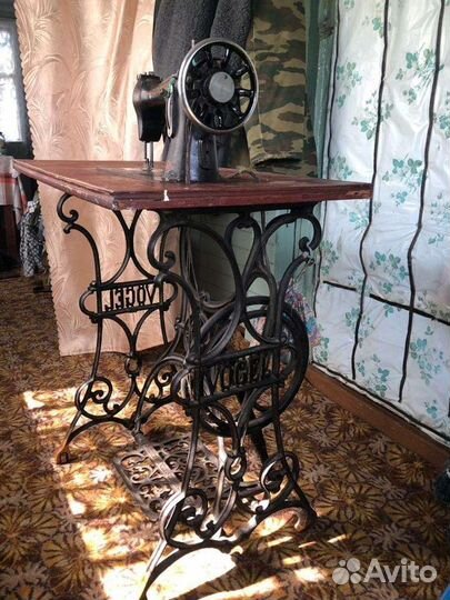 Швейная машина Singer