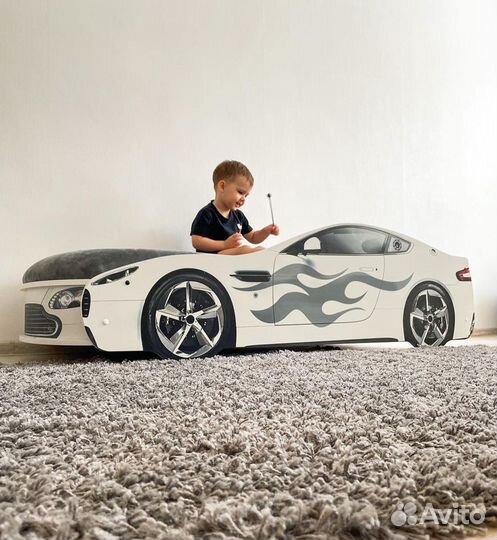 Кровать машина