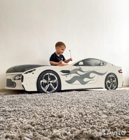 Кровать машина