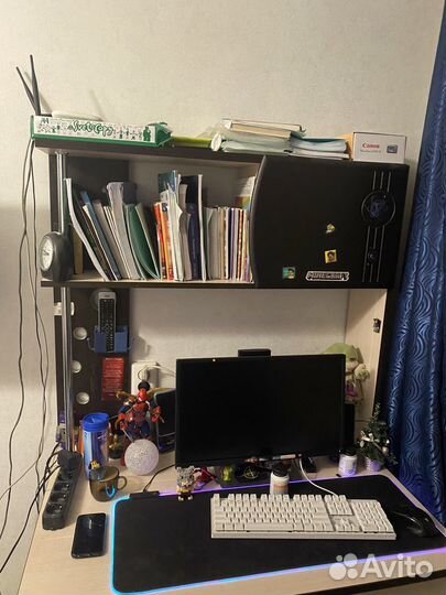 Письменный стол