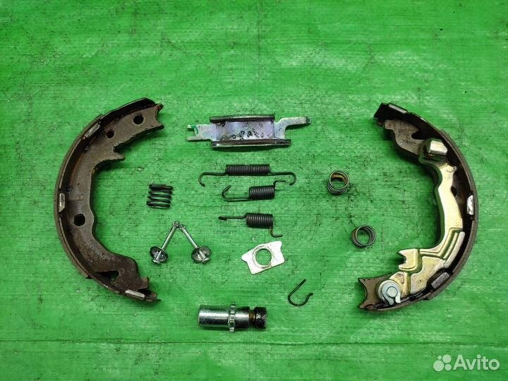 Колодки ручника Dodge Caliber / Jeep Compass