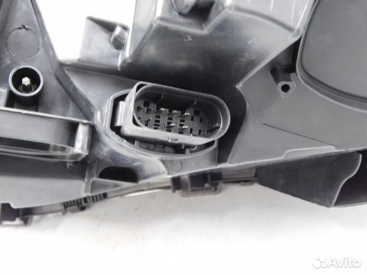 Фара правая Mercedes-Benz M-Class