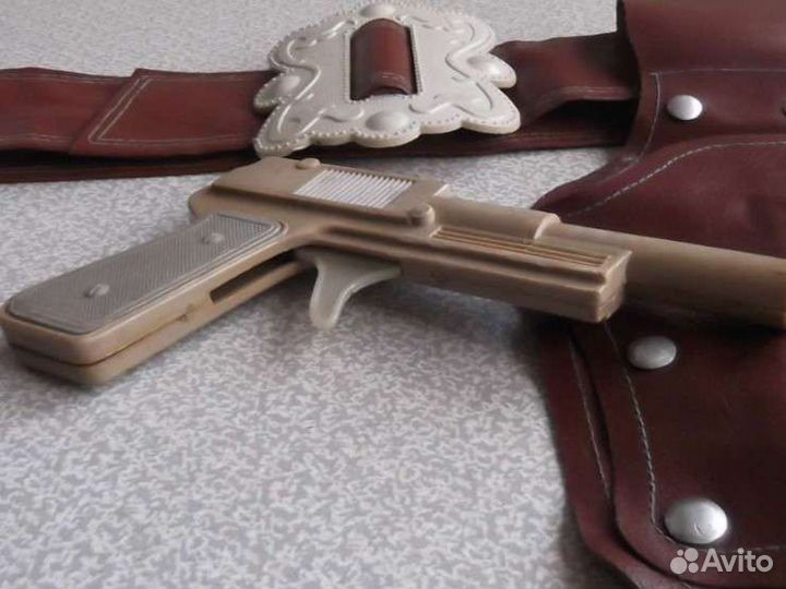 Игрушка пистолет СССР