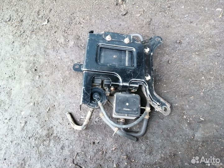 Абсорбер Toyota Land Cruiser 200