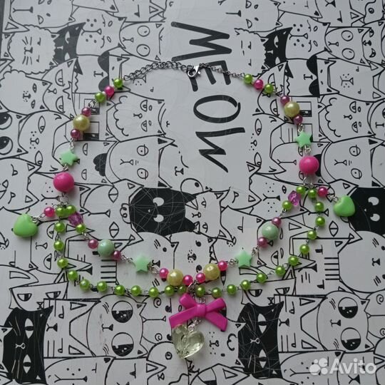 Ожерелье ручной работы из акриловых бусин