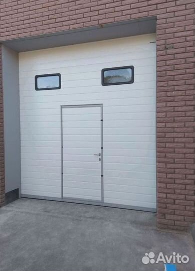 Гаражные ролетные ворота с монтажом