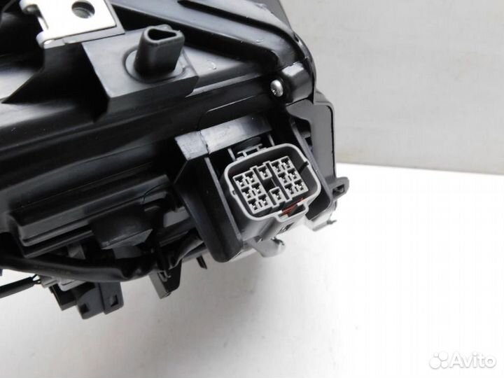 Фара правая Mazda Mazda6