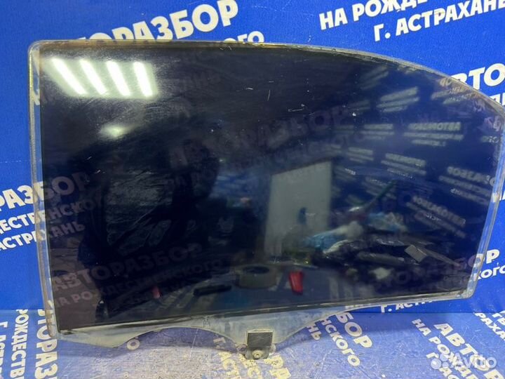 Стекло задней левой двери Mercedes-Benz W220 седан