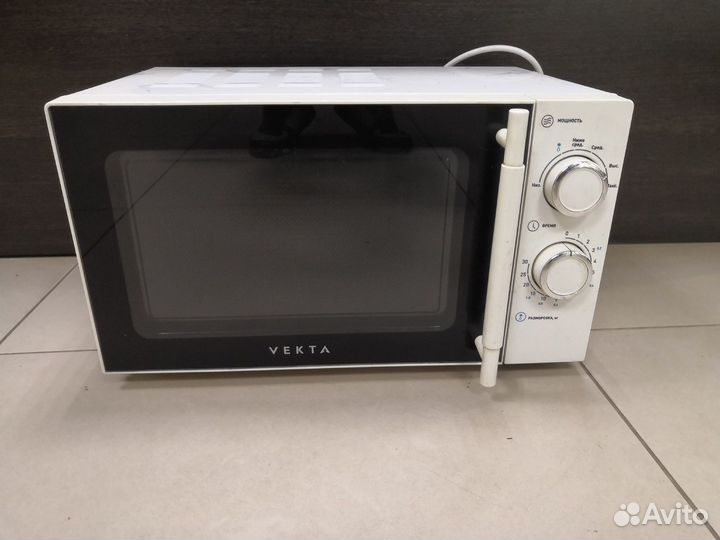 2.Микроволновая печь vekta MS720ATW