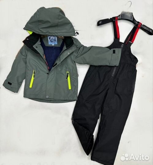 Демисезонный Костюм для мальчика новый
