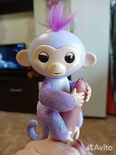 Игрушка обезьянка интерактивная