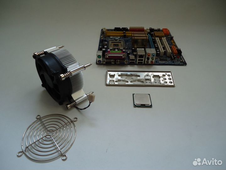 Gigabyte GA-946GMX-S2