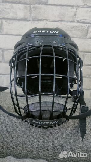 Хоккейный шлем