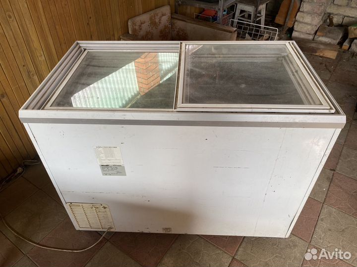 Морозильный ларь витрина