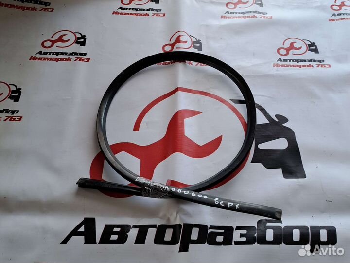 Уплотнитель кромки лобового стекла Рено Логан