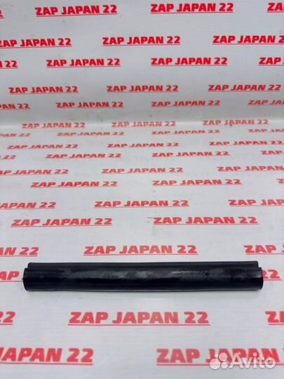 Уплотнитель крыла правый Lexus Rx300 MCU35 1mzfe