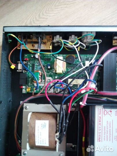 Источник бесперебойного питания